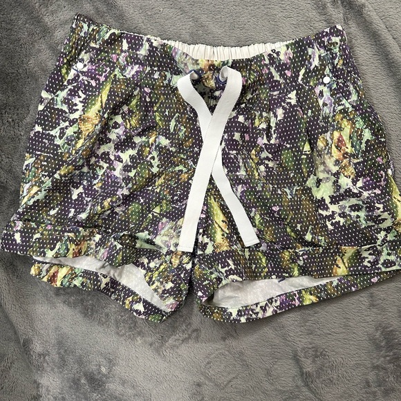 Lulu lemon shorts - Picture 1 of 2